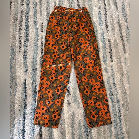 Lucy & Yak Floral Print Pants - Picture 3 of 3